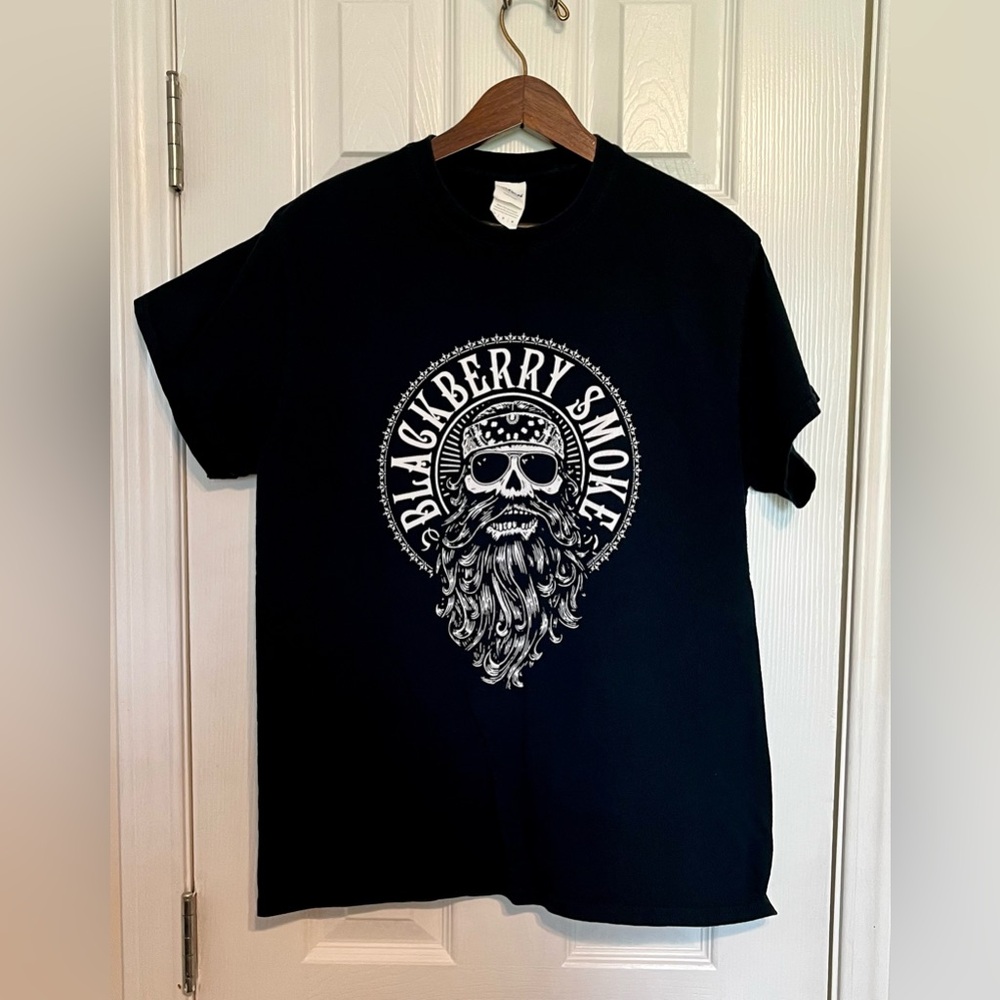 Black‎ & White Blackberry Smoke Band tee
